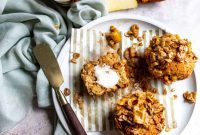 Warm Apple Cinnamon Muffins